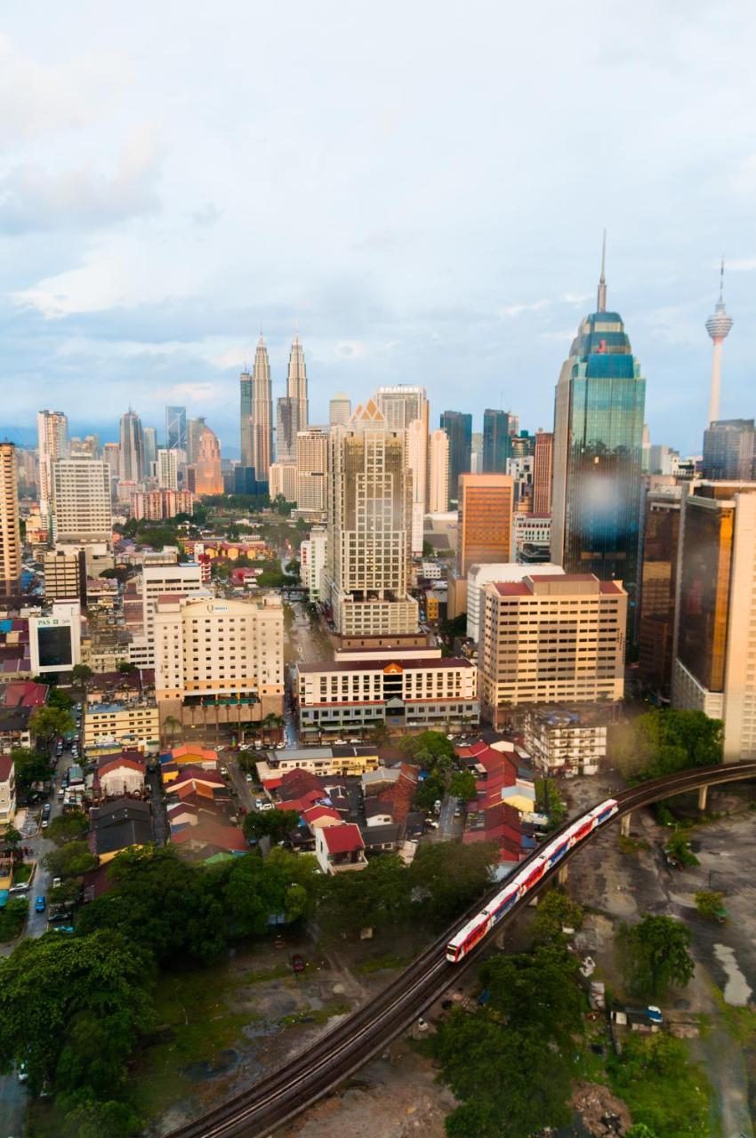 Tuxedo Kl No.1 Rooftop Pool W Skyscraper Views Hotel Kuala Lumpur Exterior foto