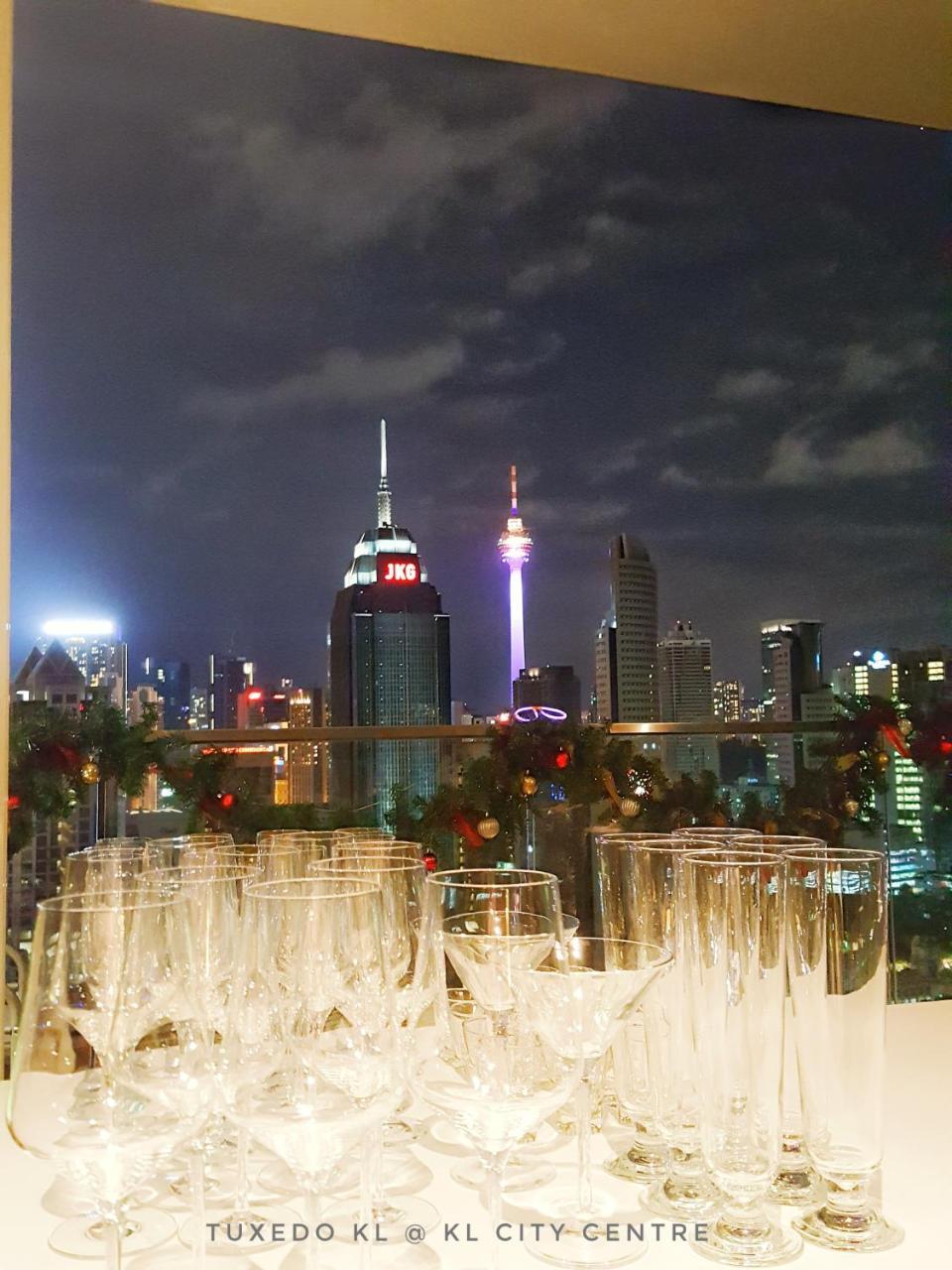 Tuxedo Kl No.1 Rooftop Pool W Skyscraper Views Hotel Kuala Lumpur Exterior foto